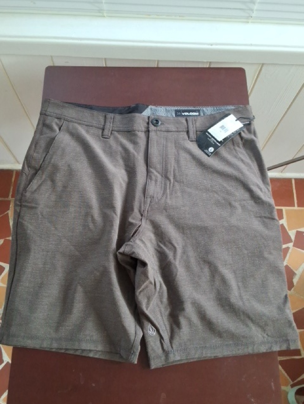 Volcom Men’s Olive Brown Flat Front Shorts